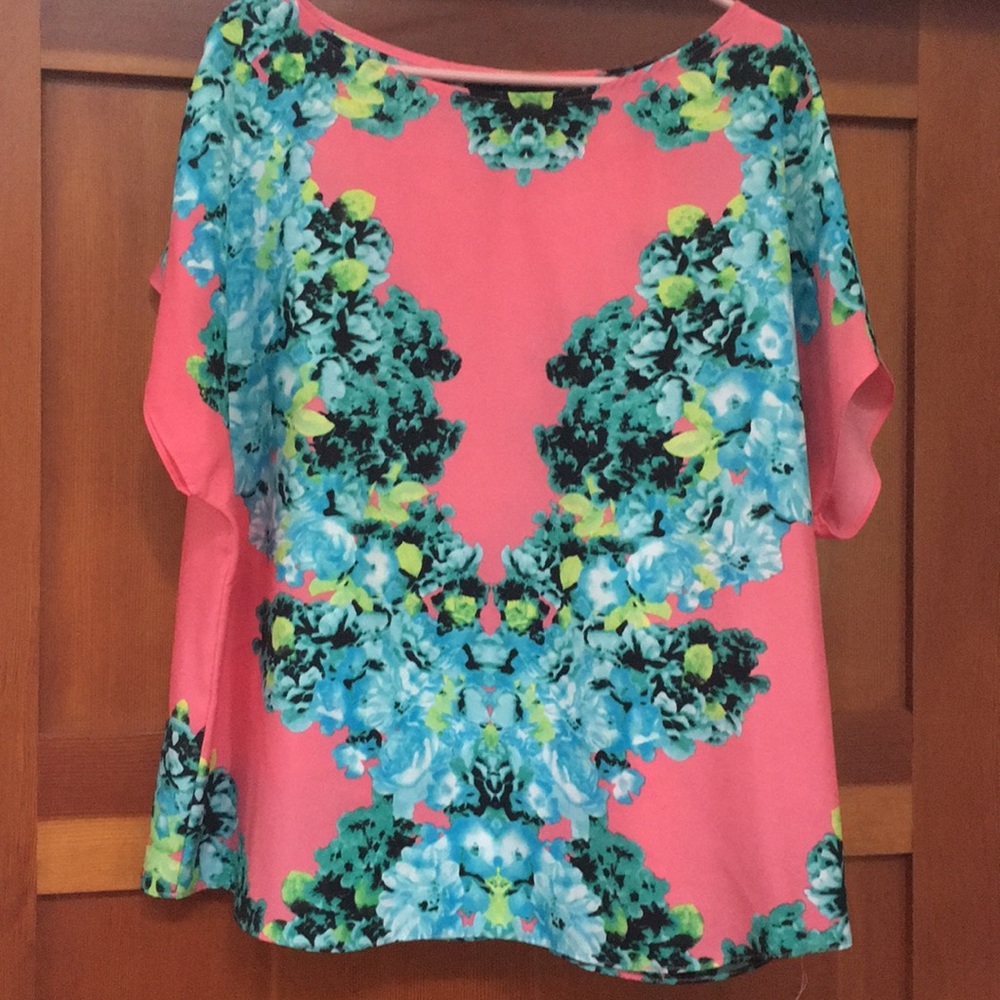 Woman’s Spring Floral Top
